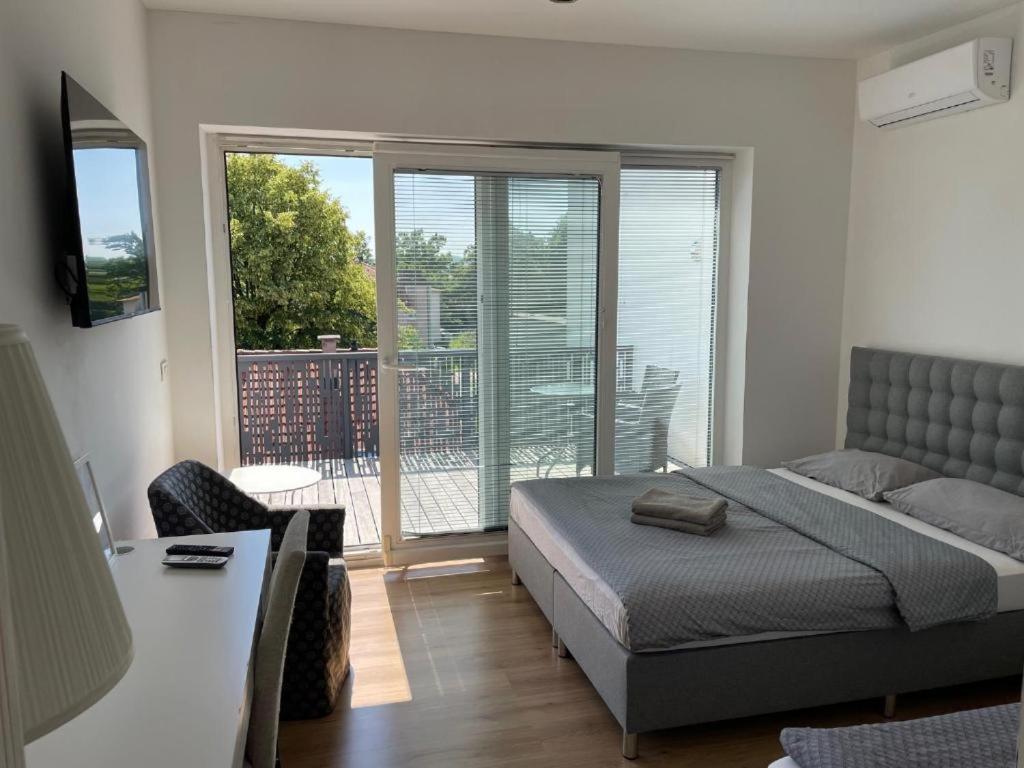 R41 - Tivoli Groundfloor Apartment Ljubljana Exteriör bild