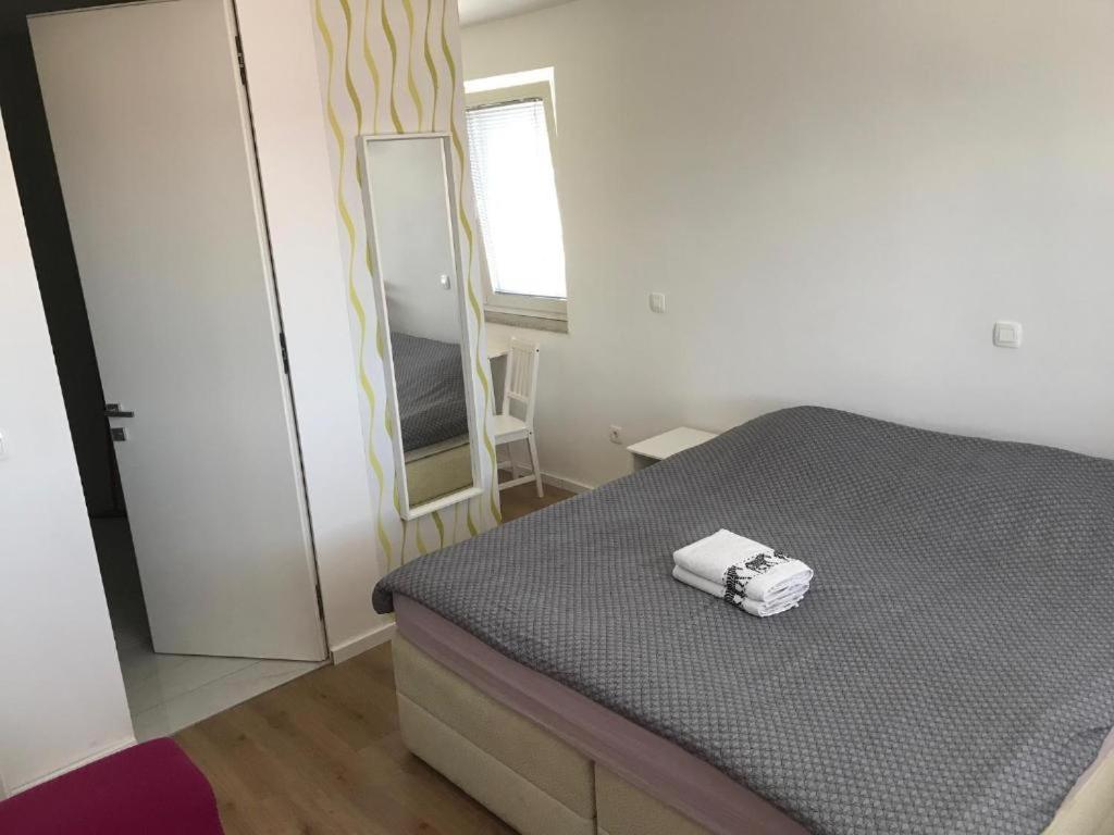 R41 - Tivoli Groundfloor Apartment Ljubljana Exteriör bild